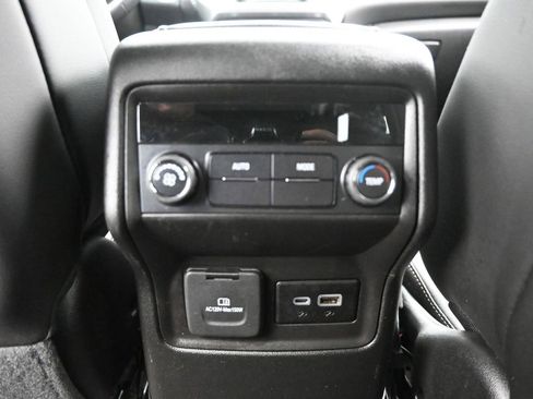 Certified 2023 GMC Acadia SLT image 13