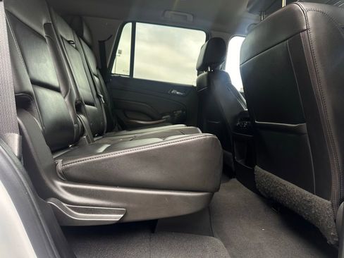 Used 2019 Chevrolet Tahoe LT w/ Luxury Package RWD image 28