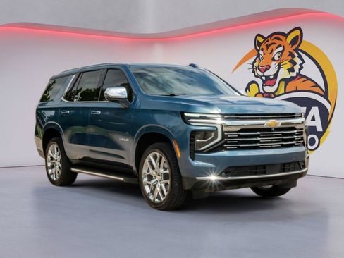 Used 2025 Chevrolet Tahoe Premier AWD/4WD image 3