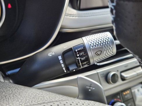 Used 2025 Genesis G70 2.5T image 24