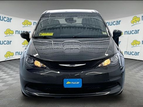 Used 2023 Chrysler Voyager LX FWD image 2
