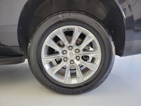Used 2023 Chevrolet Suburban Premier AWD/4WD image 11