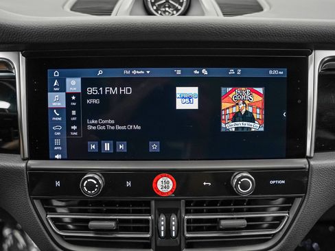 Used 2025 Porsche Macan image 23