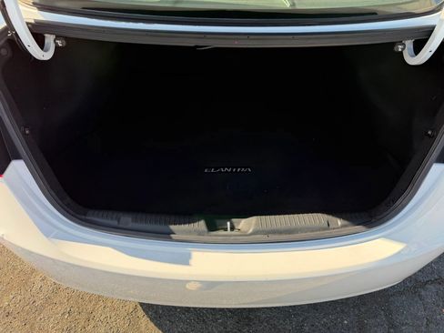 Used 2013 Hyundai Elantra GLS w/ Preferred Pkg FWD image 19