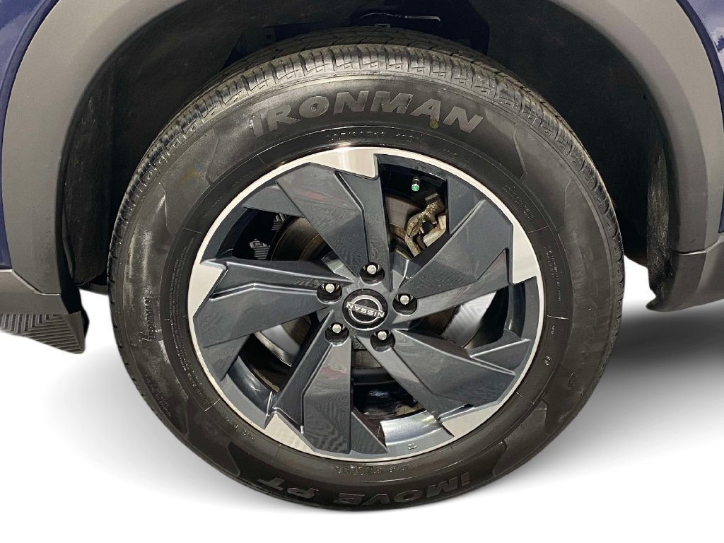 Used 2024 Nissan Rogue SV AWD/4WD image 10