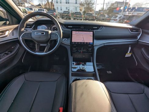 New 2025 Jeep Grand Cherokee L Limited w/ Black Appearance Package image 18