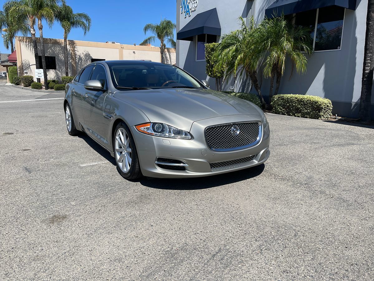 Used 2012 Jaguar XJ RWD image 3