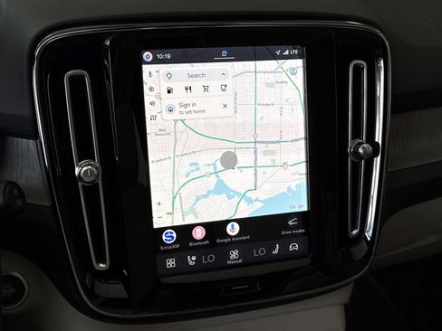 New 2026 Volvo XC40 B5 Plus w/ Protection Package Premier image 22