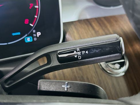 Used 2025 Mercedes-Benz CLE 300 4MATIC Coupe image 25