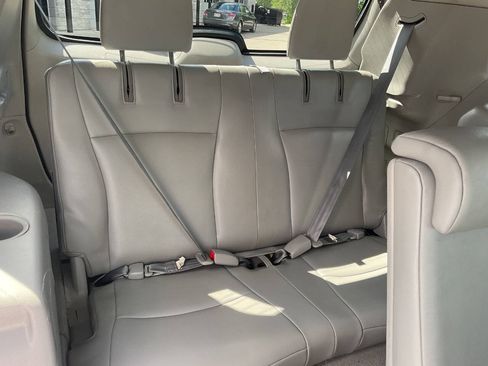 Used 2010 Toyota Highlander Limited AWD/4WD image 35
