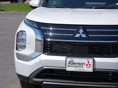 New 2026 Mitsubishi Outlander ES AWD/4WD image 9