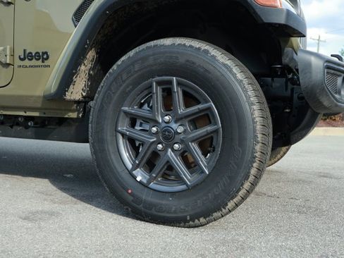 New 2026 Jeep Gladiator Sport AWD/4WD image 5