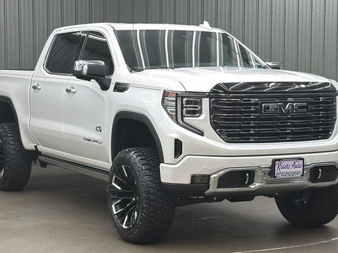 Used 2025 GMC Sierra 1500 Denali Ultimate AWD/4WD image 7
