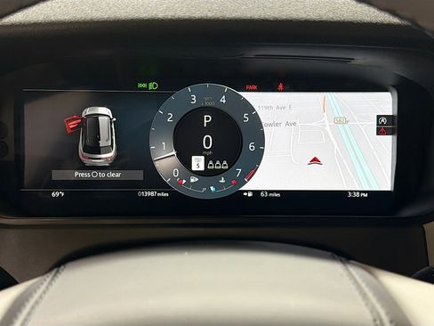 Used 2024 Land Rover Range Rover Velar Dynamic SE image 10