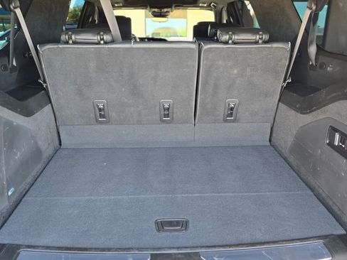 Used 2023 Cadillac Escalade ESV Sport Platinum image 17