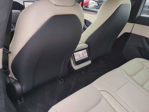 Used 2021 Tesla Model S Plaid image 17