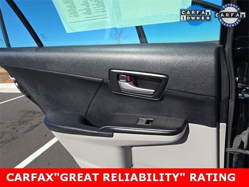 Used 2012 Toyota Camry L image 16