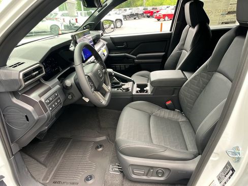 New 2026 Toyota 4Runner TRD Off-Road Premium AWD/4WD image 9