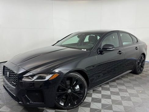 Certified 2024 Jaguar XF R-Dynamic SE image 2