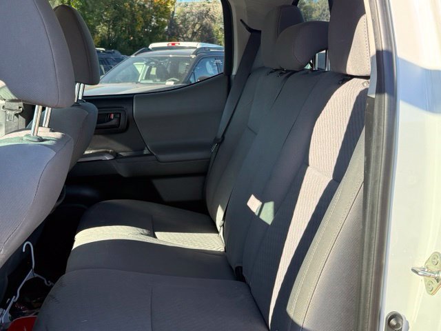 Used 2020 Toyota Tacoma SR5 w/ SR5 Appearance Package (SM) RWD image 15