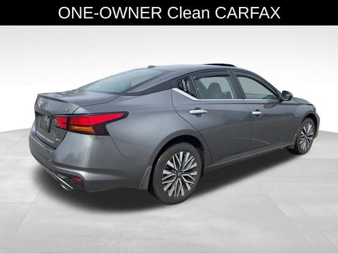 Used 2024 Nissan Altima 2.5 SV w/ SV Premium Package image 7