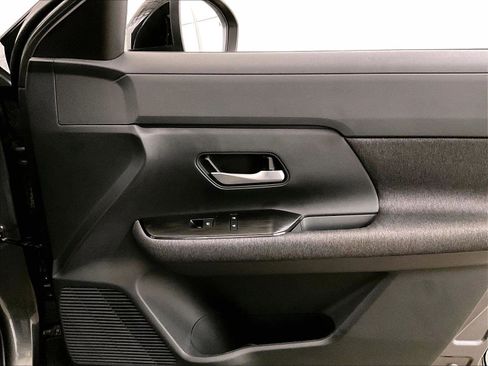 Used 2025 Nissan Kicks SV image 23