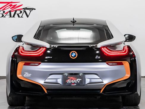 Used 2015 BMW i8 image 4