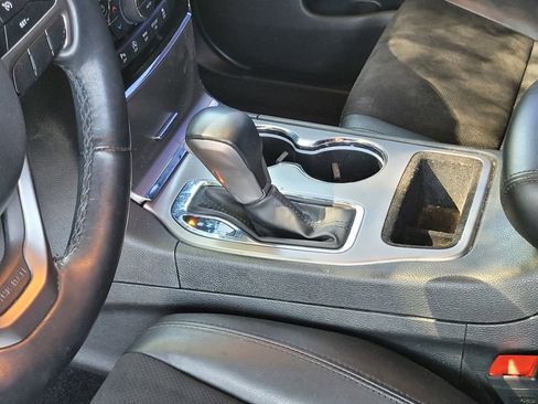 Used 2021 Jeep Grand Cherokee Laredo X AWD/4WD image 19