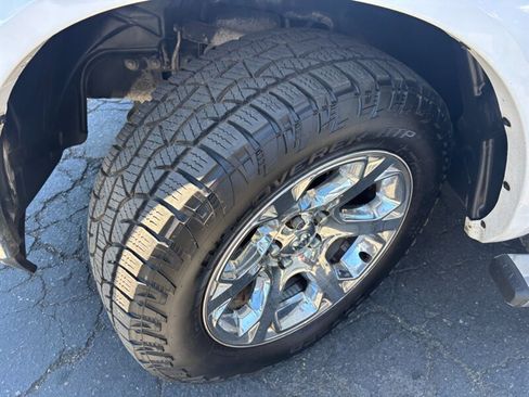 Used 2014 RAM 1500 Laramie AWD/4WD image 25