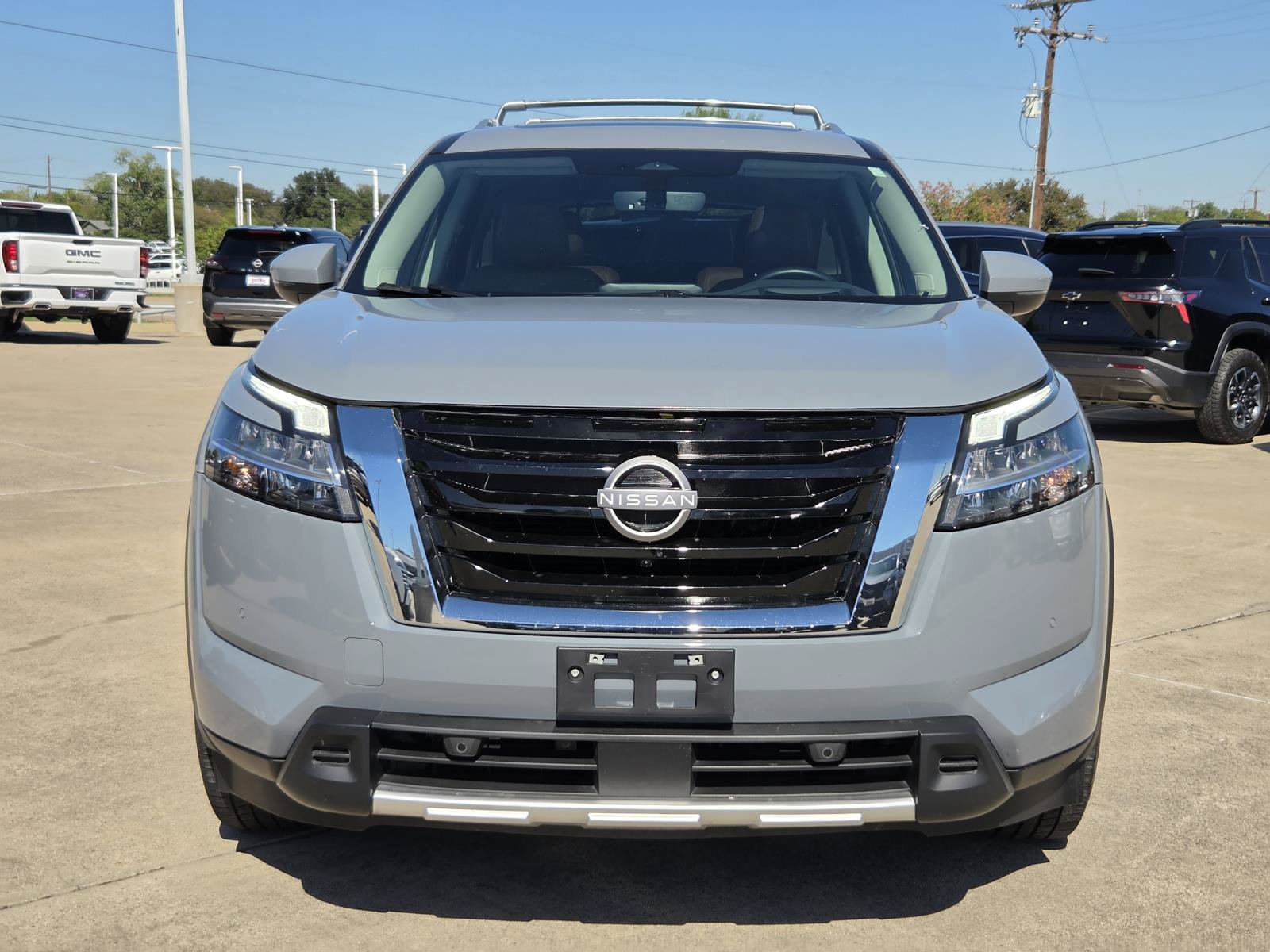 Certified 2023 Nissan Pathfinder Platinum FWD image 2