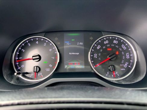 Used 2021 Toyota RAV4 XLE w/ Convenience Package FWD image 25