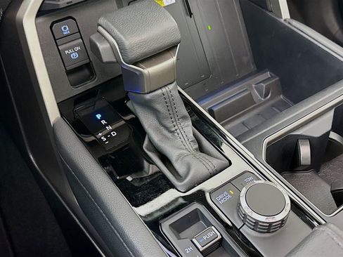 Used 2024 Toyota Tundra Limited image 17