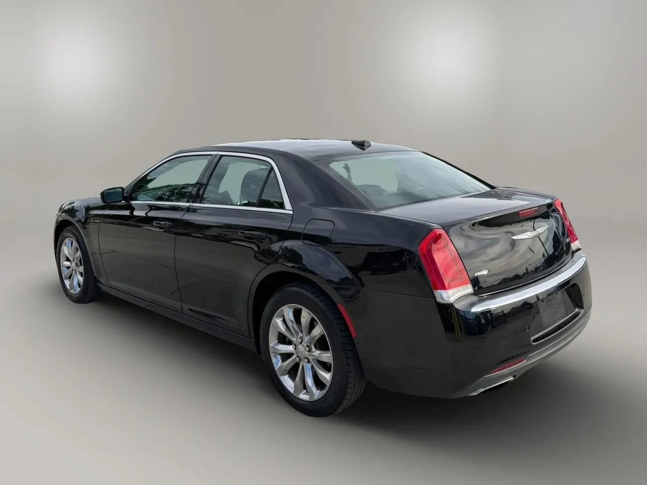 Used 2015 Chrysler 300 Limited w/ 300 Premium Group AWD/4WD image 6