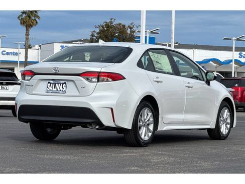 Used 2026 Toyota Corolla LE w/ LE Premium Package FWD image 4