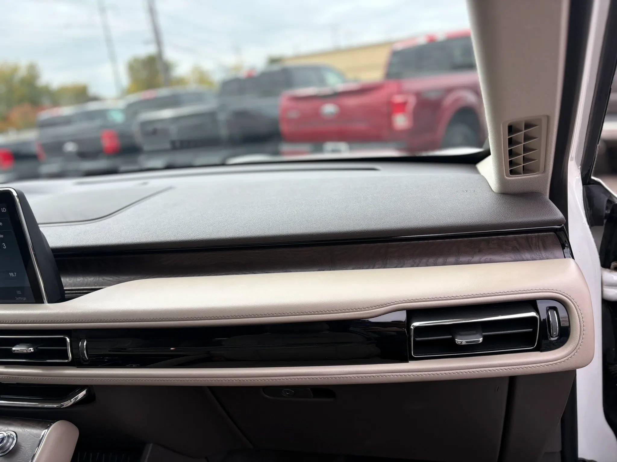 Used 2020 Lincoln Aviator Reserve w/ Equipment Group 202A AWD/4WD image 19