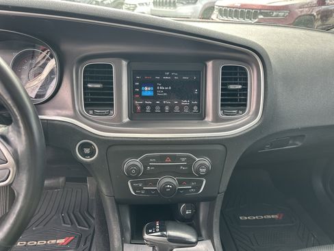 Used 2021 Dodge Charger SXT w/ Leather Interior Group image 27
