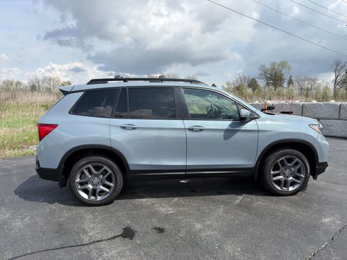 Used 2023 Honda Passport EX-L image 9