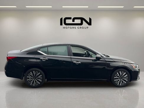 Used 2024 Nissan Altima 2.5 SV image 6