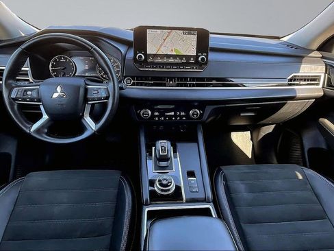 Used 2024 Mitsubishi Outlander SE FWD image 8