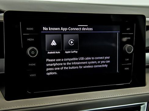 New 2025 Volkswagen Taos SE image 13