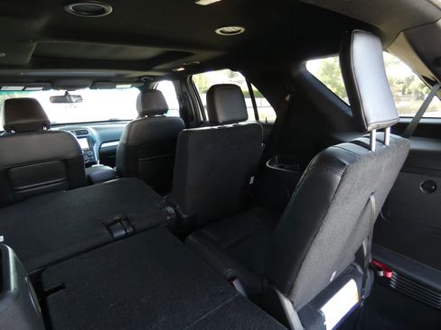 Used 2017 Ford Explorer XLT w/ Equipment Group 202A image 69