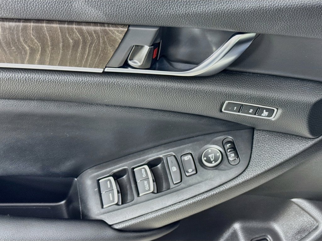 Used 2018 Honda Accord EX-L image 23