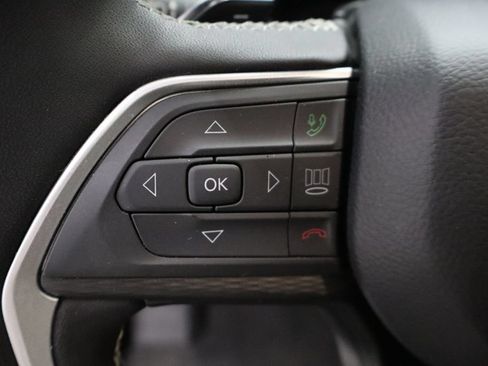 Used 2024 Jeep Grand Cherokee L Altitude AWD/4WD image 15
