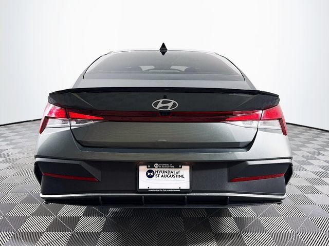 Certified 2025 Hyundai Elantra Sport FWD image 6