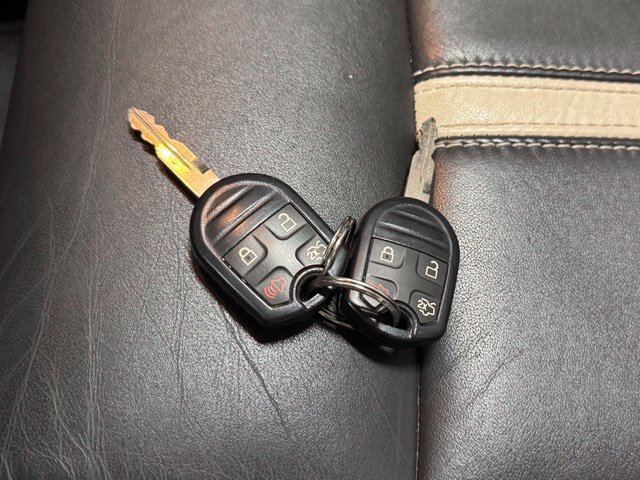 Used 2012 Ford Mustang GT Premium RWD image 39