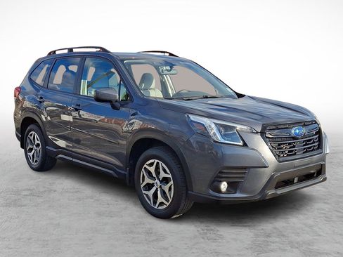 Used 2023 Subaru Forester Premium image 7