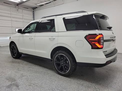 Used 2022 Ford Expedition Limited image 4