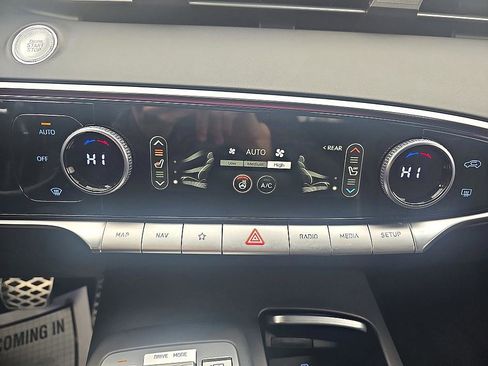 Used 2025 Genesis GV70 3.5T Sport w/ Sport Advanced Package image 28