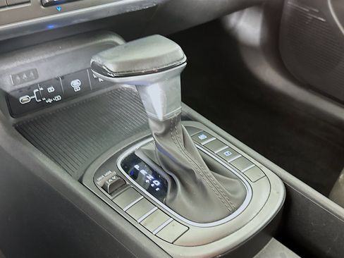 Used 2025 Hyundai Kona SEL image 24