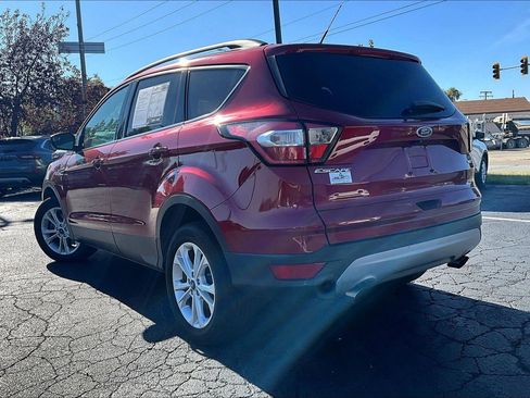 Used 2018 Ford Escape SE image 5